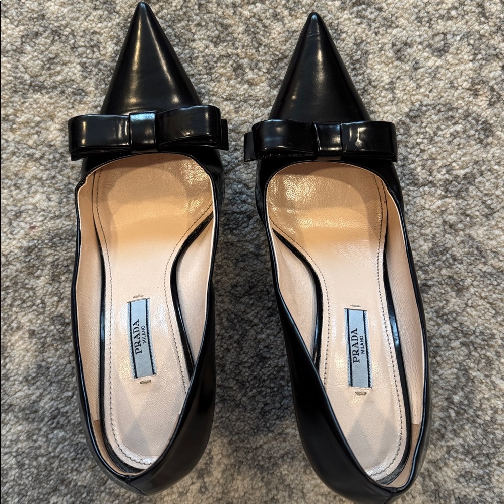 Prada Black Patent Leather Bow Pointed Toe Pumps Size 38 - Picture 10 of 14